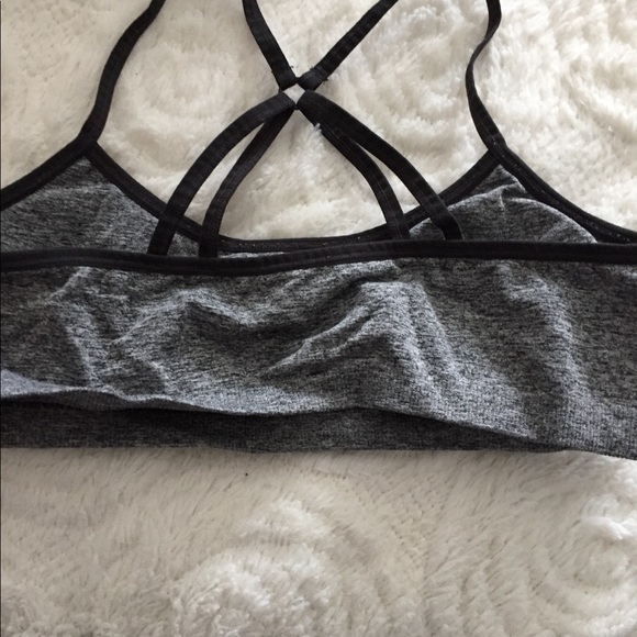 Various Girls Sports Bras - Picture 4 of 8